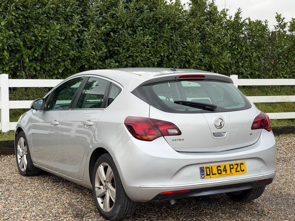2014 Vauxhall Astra thumbnail 8