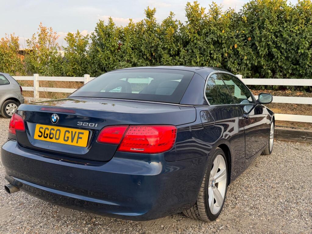 2010 BMW 3 Series thumbnail 17