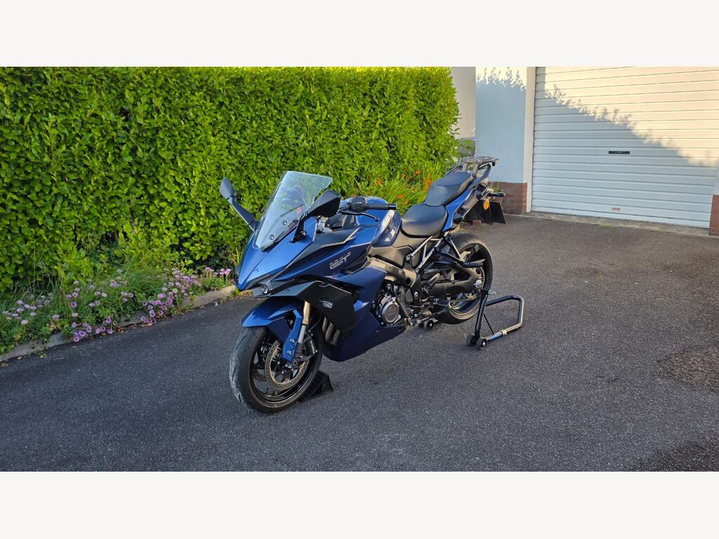 Suzuki GSX-S1000GT+