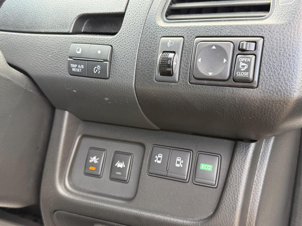 2014 Nissan Serena thumbnail 27