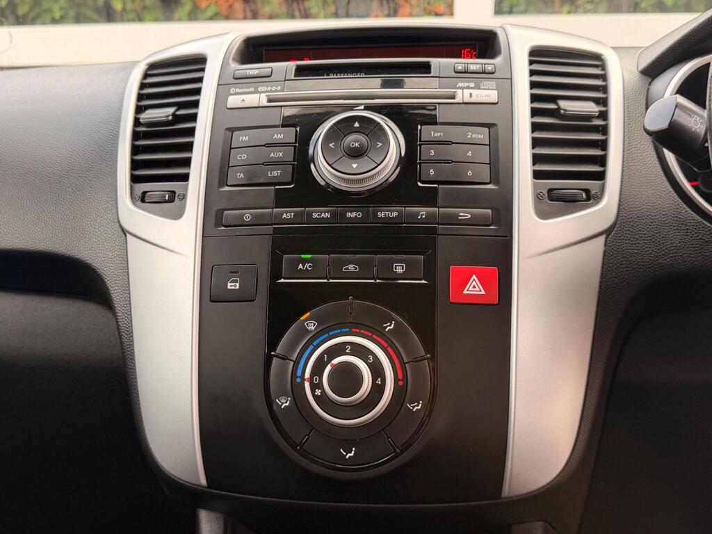 2012 Kia Venga thumbnail 16
