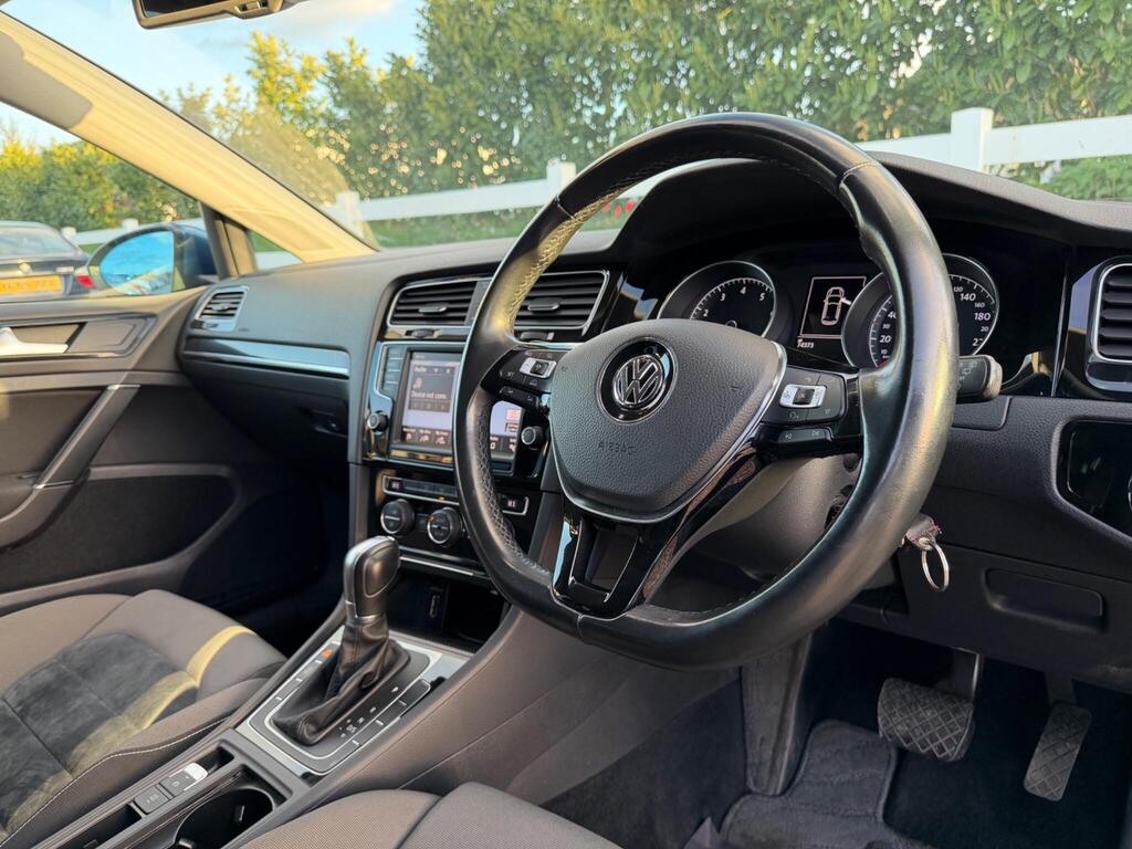 2014 Volkswagen Golf thumbnail 31