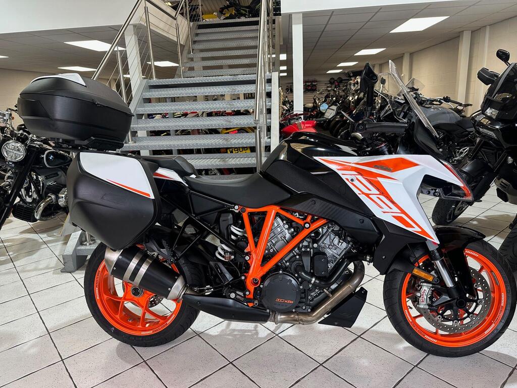 KTM 1290 Super Duke GT
