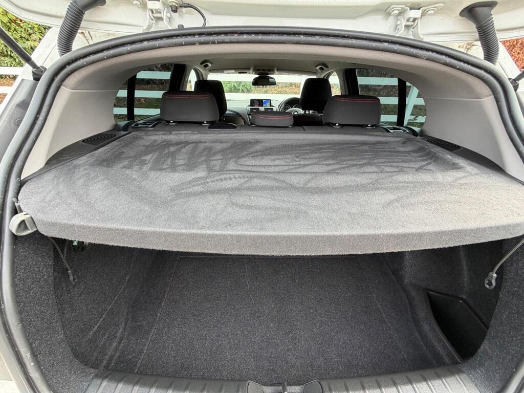 2015 BMW 1 Series thumbnail 30