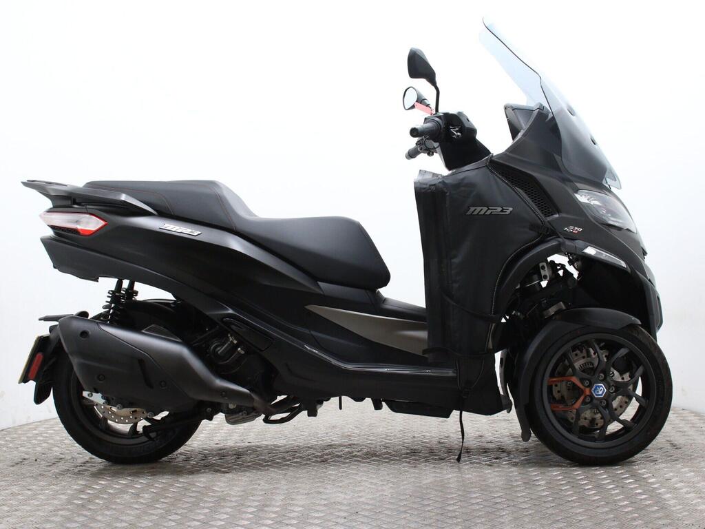 Piaggio MP3 530
