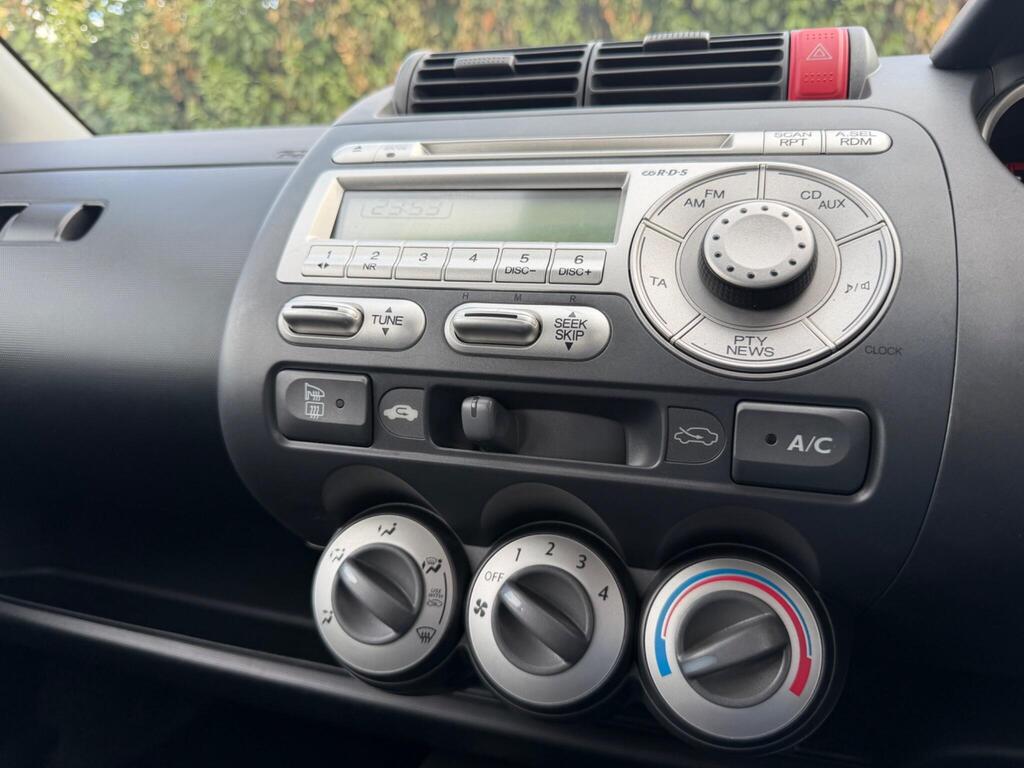 2008 Honda Jazz thumbnail 15