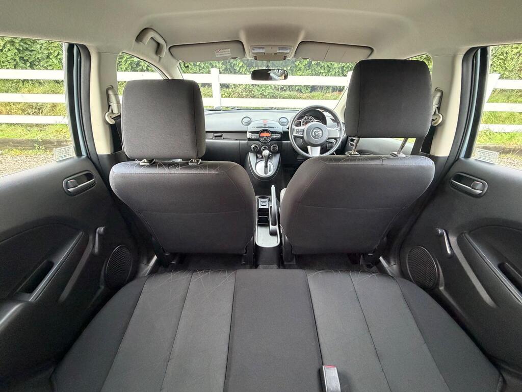 2012 Mazda Mazda2 thumbnail 21