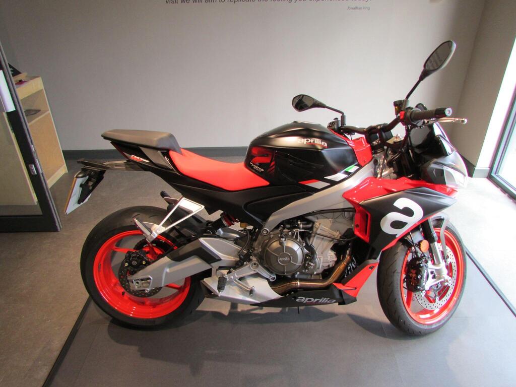 Aprilia Tuono 660