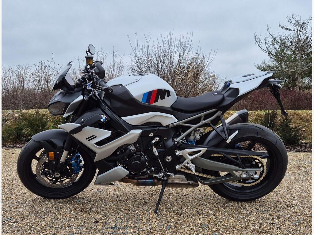 BMW M 1000 R