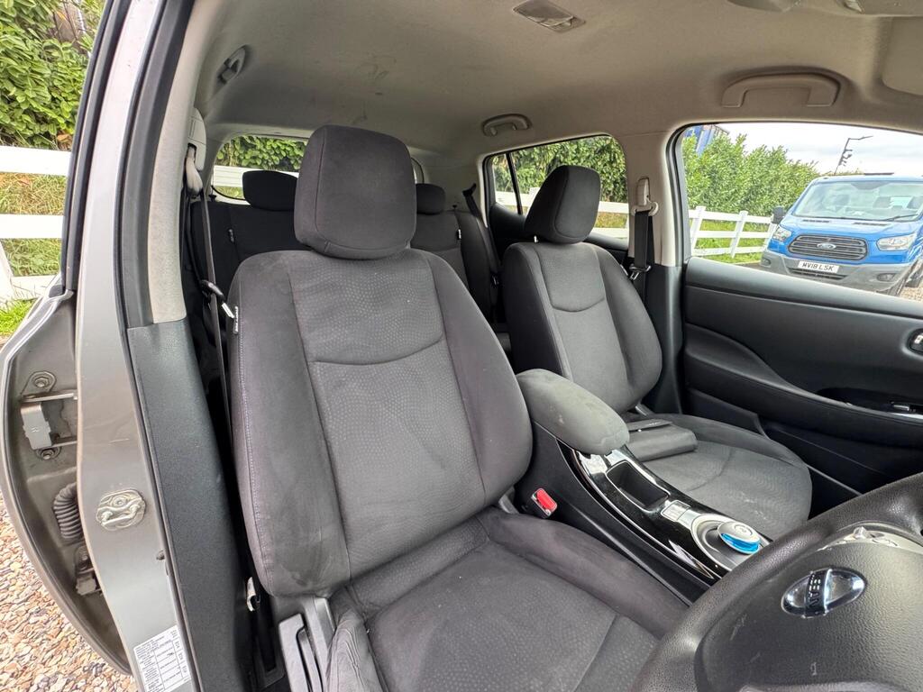 Nissan Leaf 24kWh Acenta Auto 5dr thumbnail 12