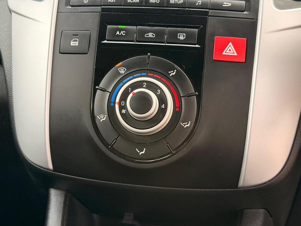 2012 Kia Venga thumbnail 24