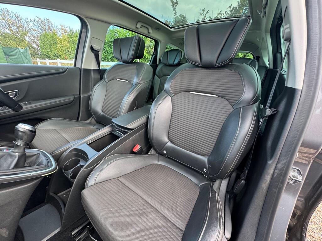 Renault Grand Scenic 1.6 dCi Dynamique S Nav Euro 6 (s/s) 5dr thumbnail 18