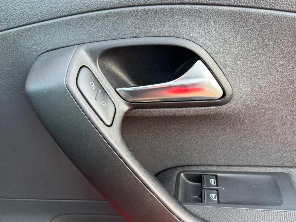 2009 Volkswagen Polo thumbnail 21