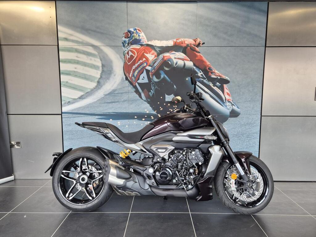 Ducati XDiavel V4