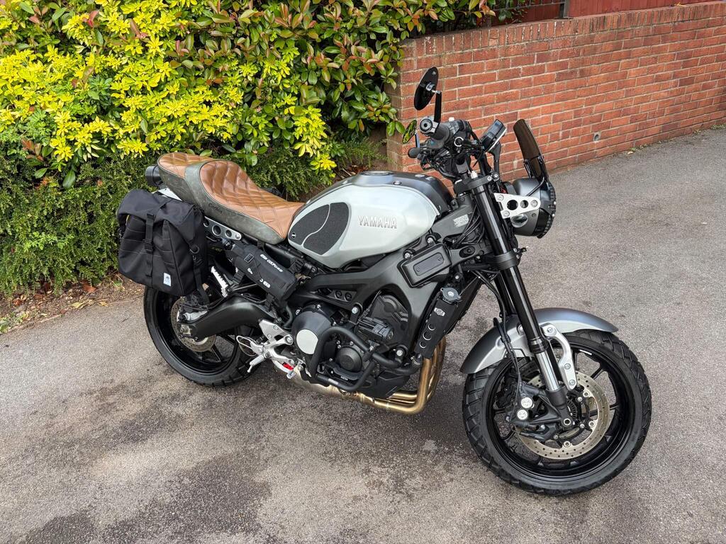 Yamaha XSR900