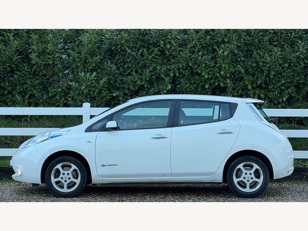 2017 Nissan Leaf thumbnail 9