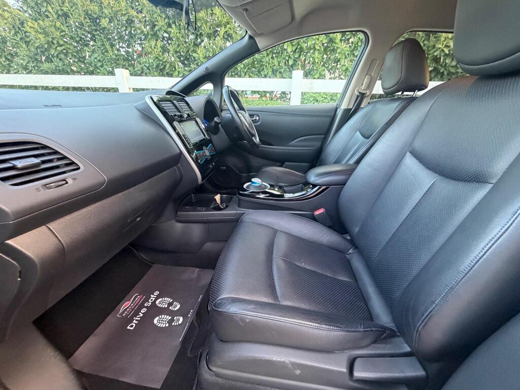 2015 Nissan Leaf thumbnail 28