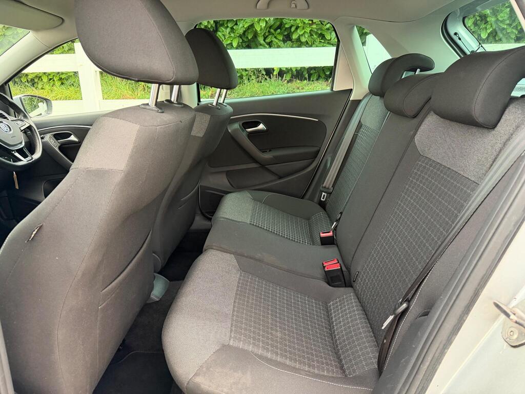 2015 Volkswagen Polo thumbnail 21