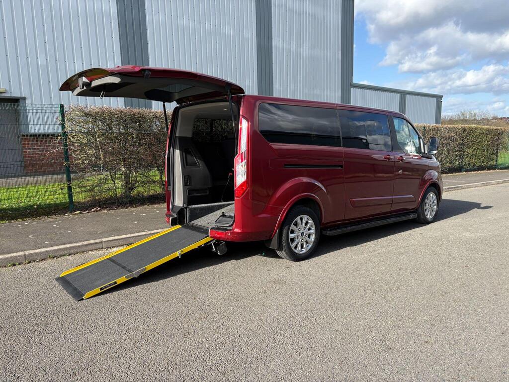 Ford Tourneo Custom Minibus 2.0 320 EcoBlue Titanium Auto L2 Euro 6 (s/s) 5dr