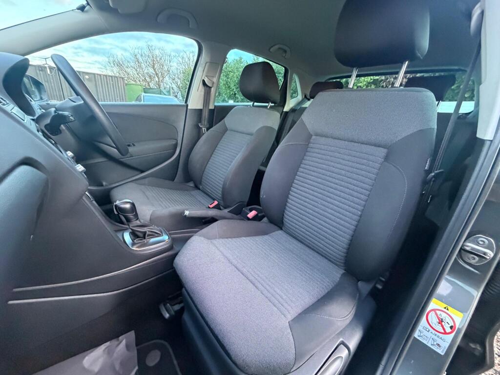 2014 Volkswagen Polo thumbnail 28