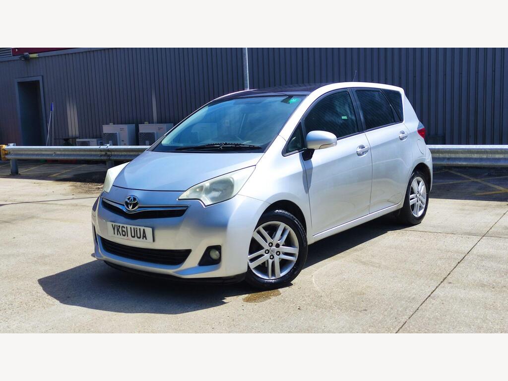 Toyota Verso S MPV 1.33 Dual VVT-i T Spirit Euro 5 5dr