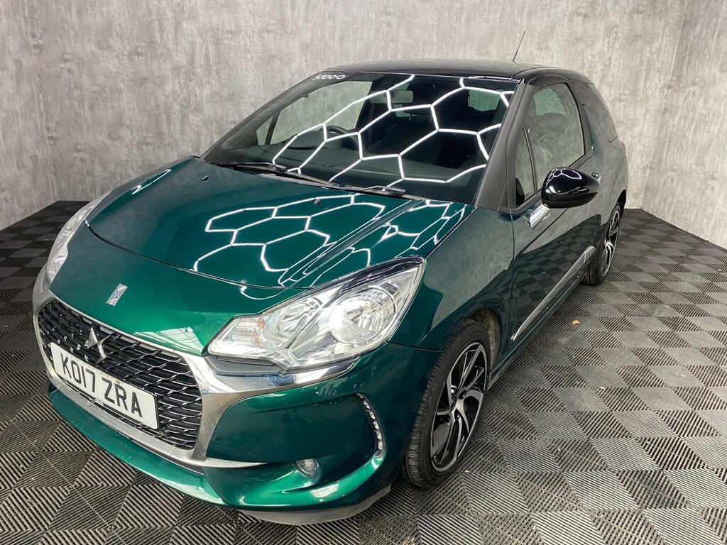 DS AUTOMOBILES DS 3 Hatchback 1.2 PureTech Connected Chic Euro 6 (s/s) 3dr