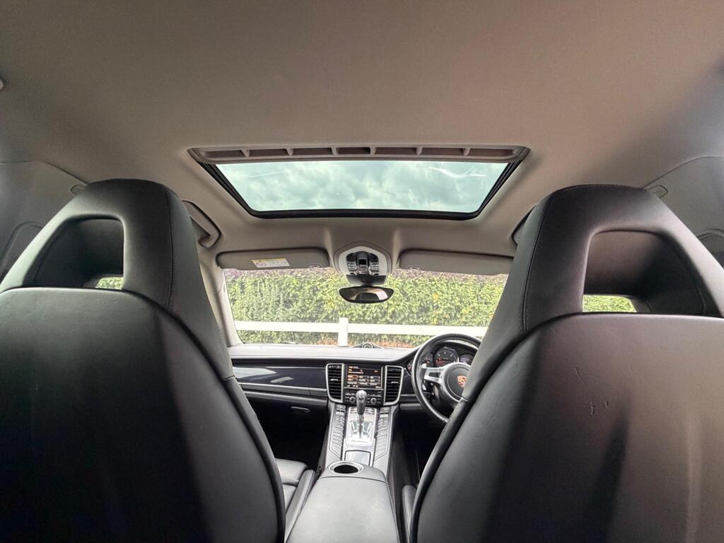 2015 Porsche Panamera thumbnail 20
