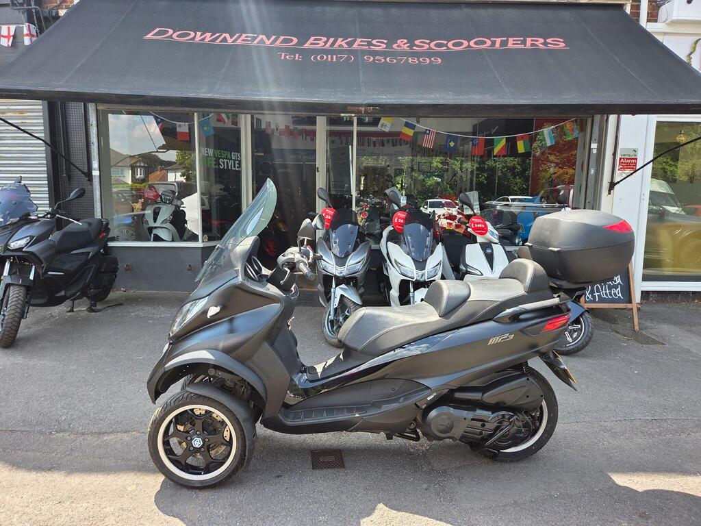 Piaggio MP3 500