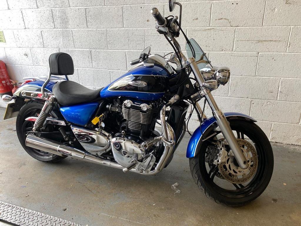 Triumph thunderbird 1600 custom online