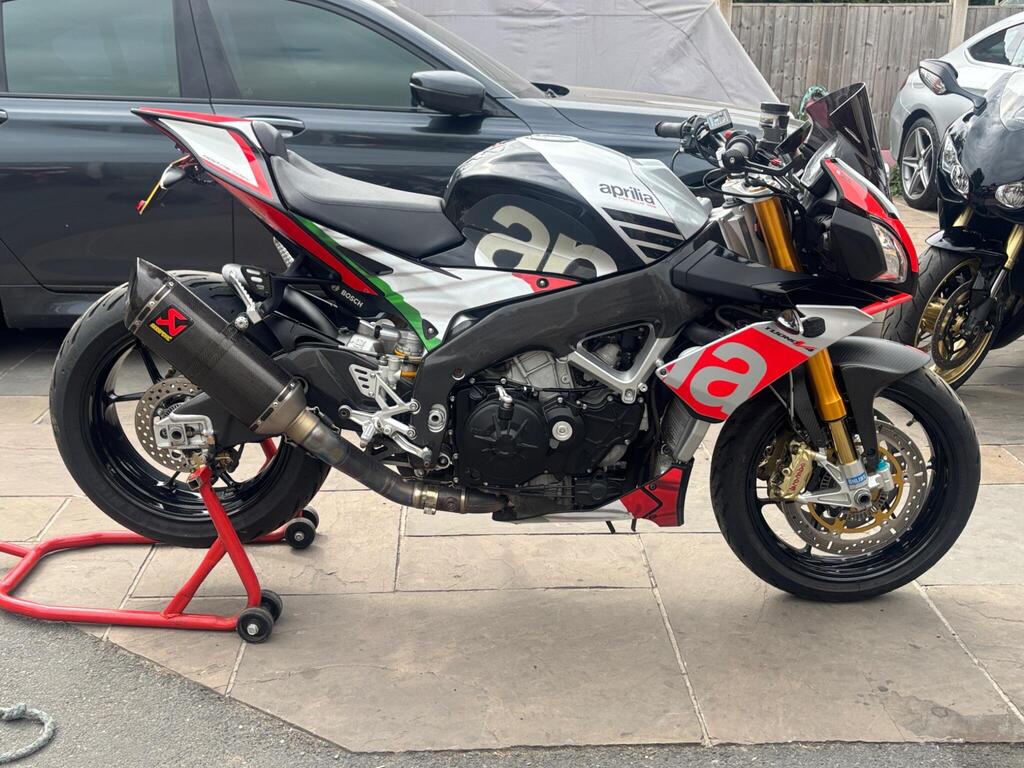 Aprilia Tuono 1100 V4 Naked 1100 Factory