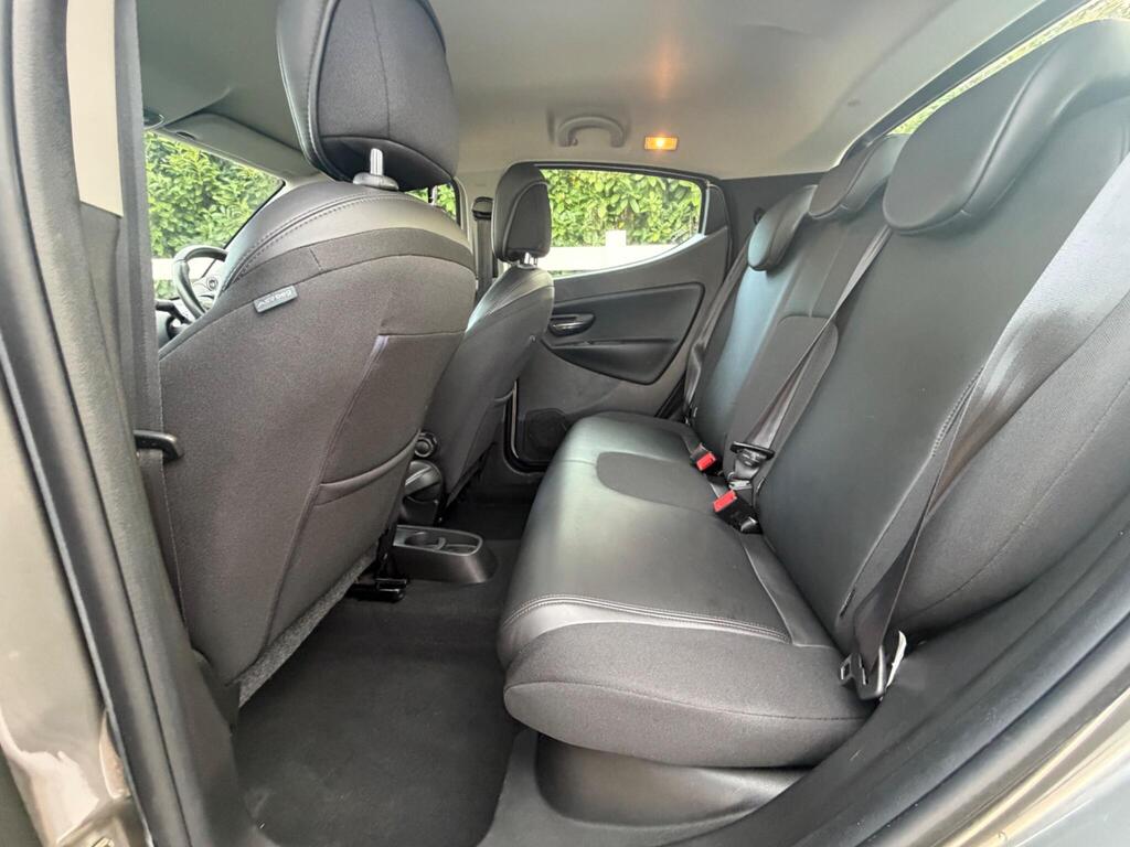 2013 Chrysler Ypsilon thumbnail 20