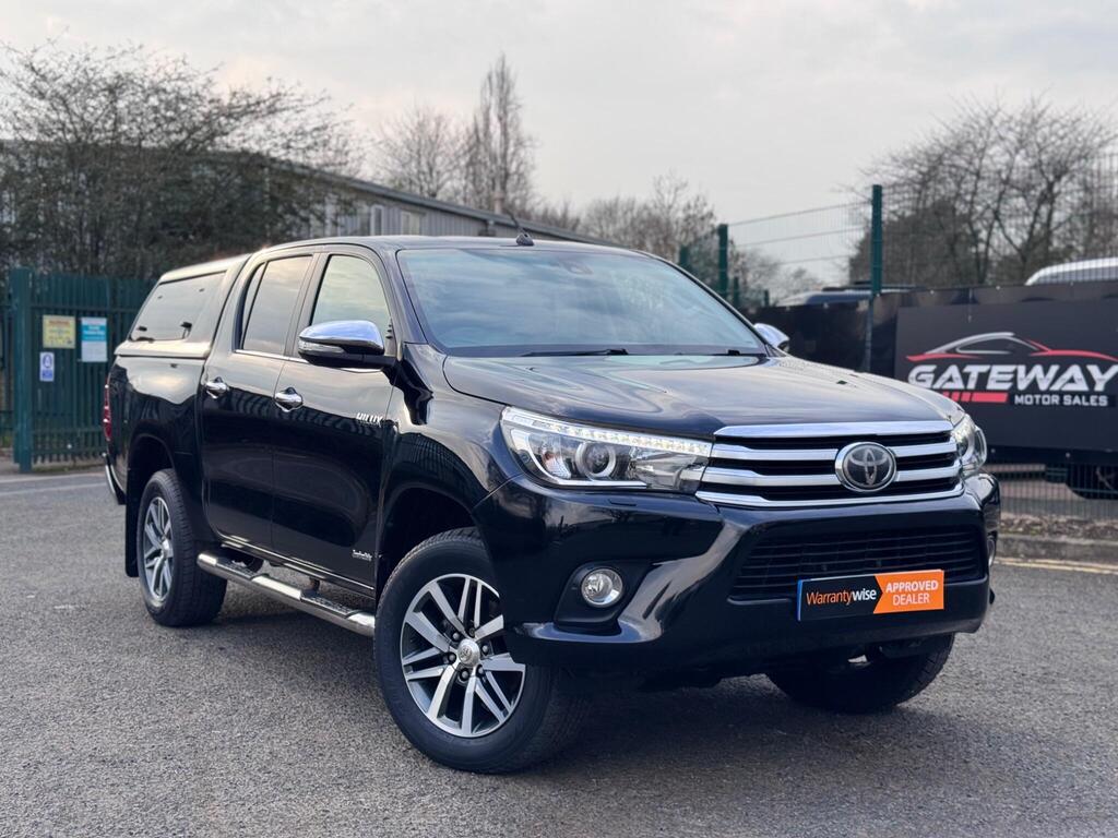 Toyota Hilux Pickup 2.4 D-4D Invincible 4WD Euro 6 4dr (TSS, 3.5t)