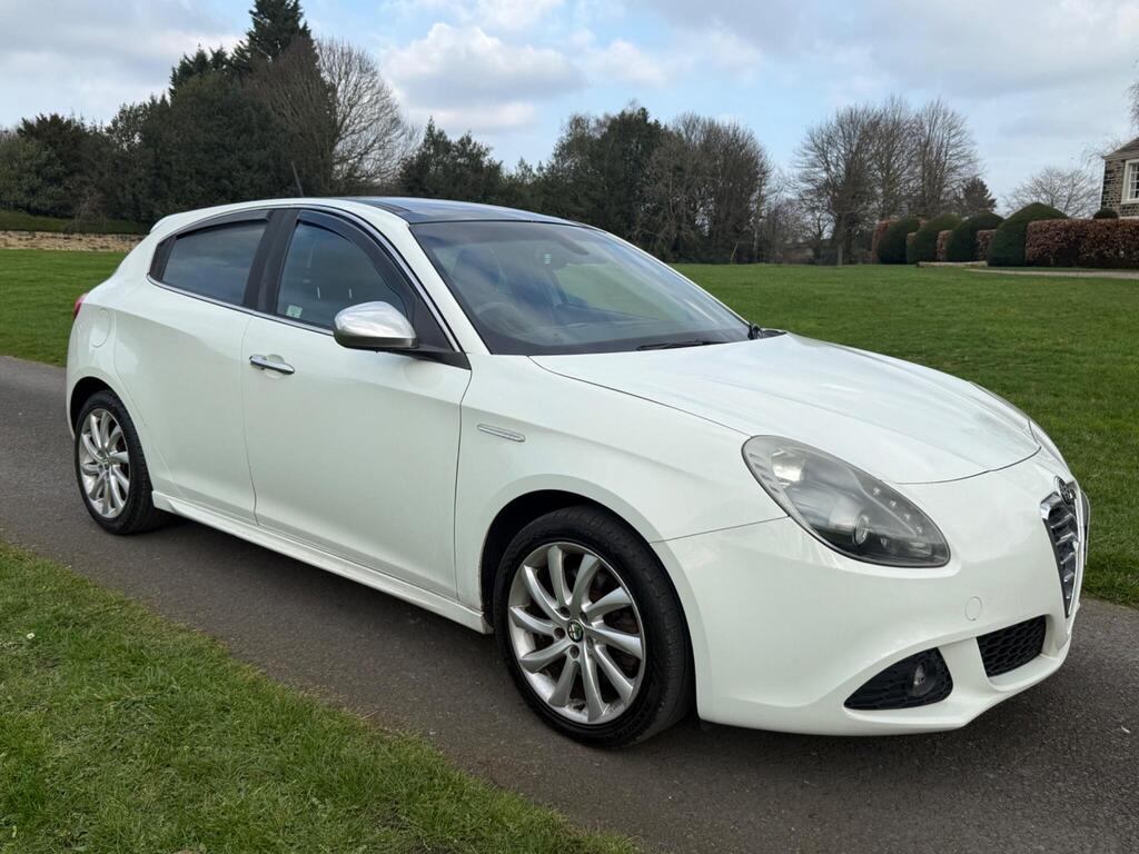 Alfa Romeo Giulietta Hatchback 2.0 JTDM-2 Veloce Euro 5 (s/s) 5dr