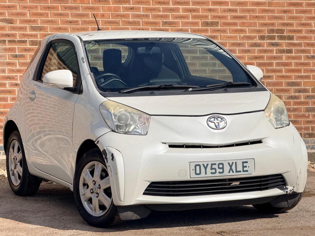 Toyota iQ