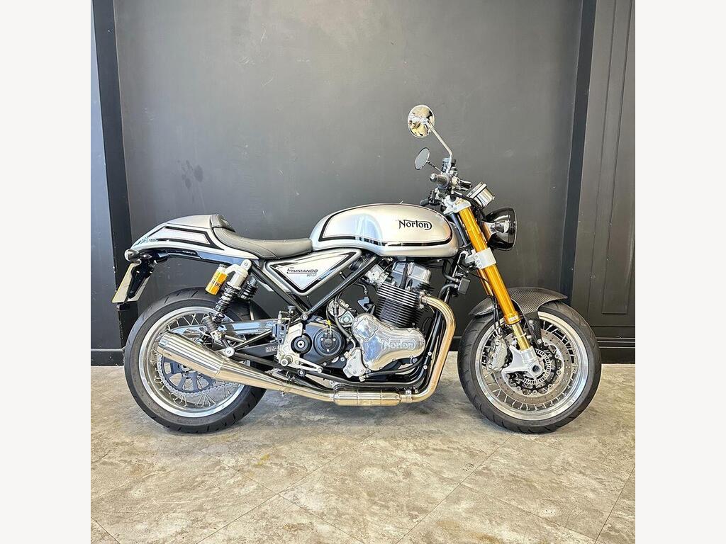 Norton Commando 961