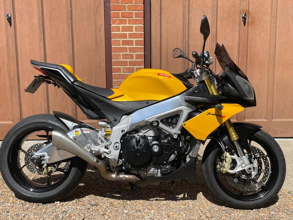 Aprilia Tuono 1100 V4