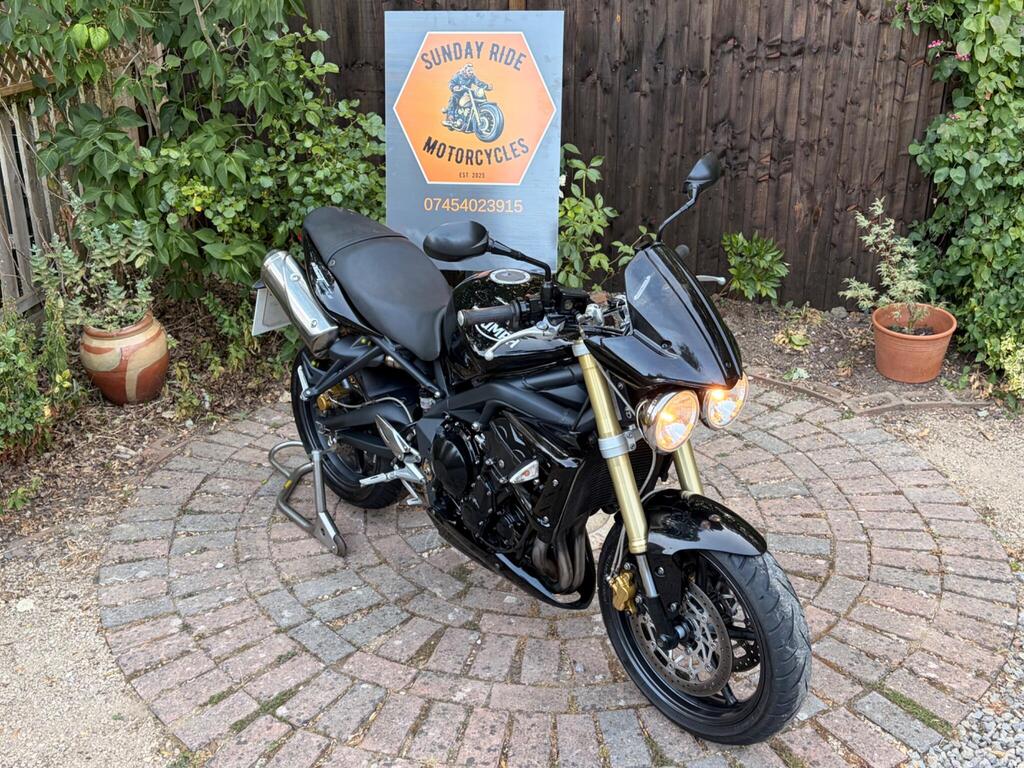Triumph Street Triple 675
