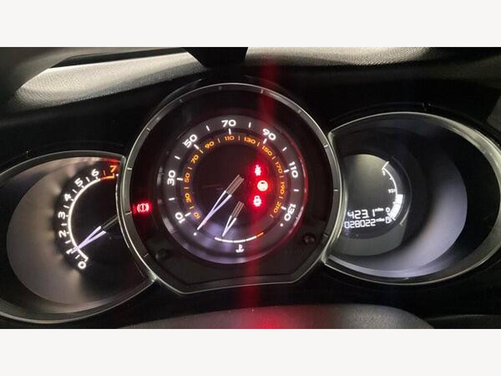 2013 Citroen DS3 thumbnail 12