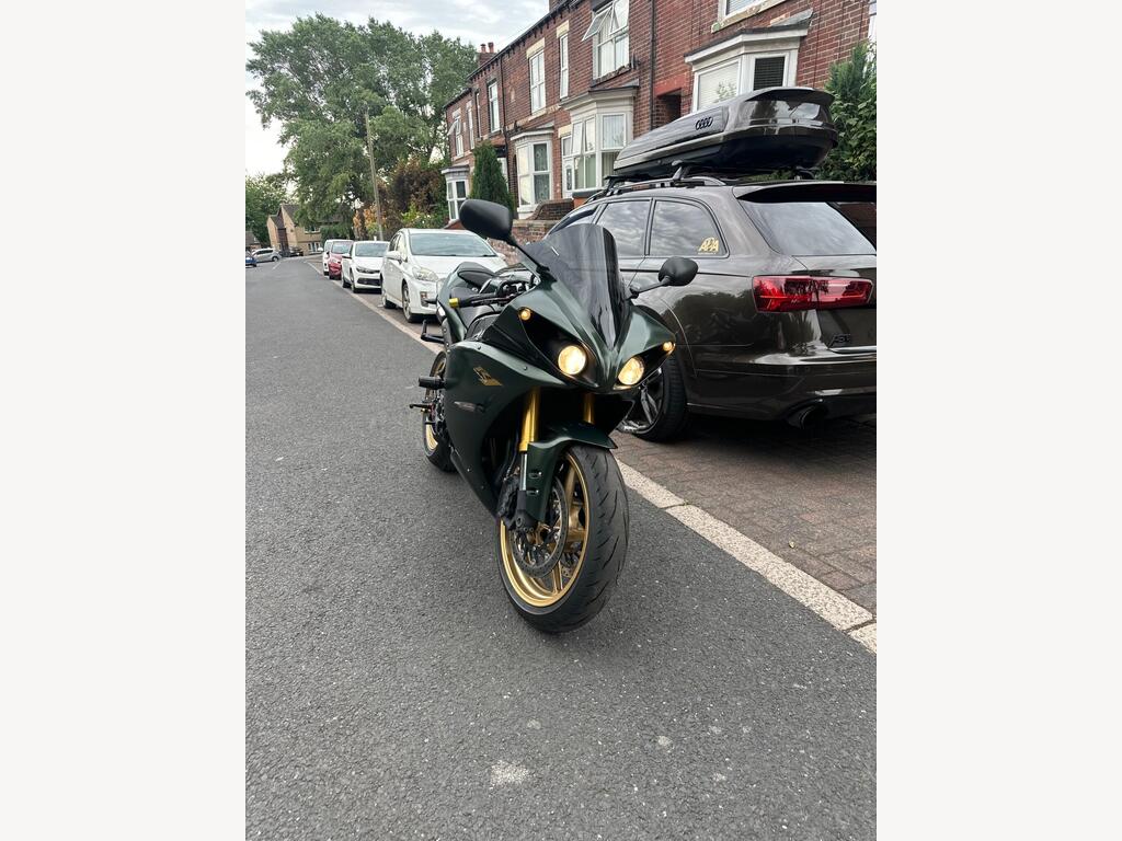 Yamaha R1