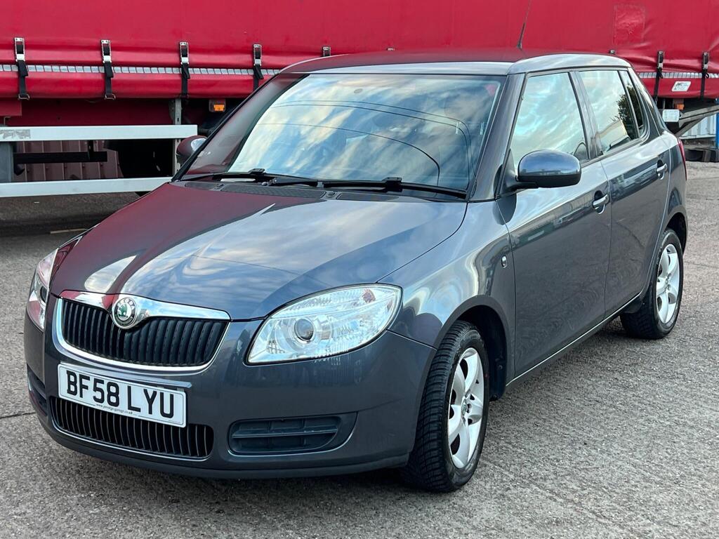Skoda Fabia Hatchback 1.4 16V 2 5dr