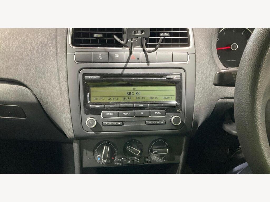 2010 Volkswagen Polo thumbnail 6