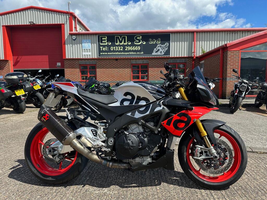 Aprilia Tuono 1100 V4