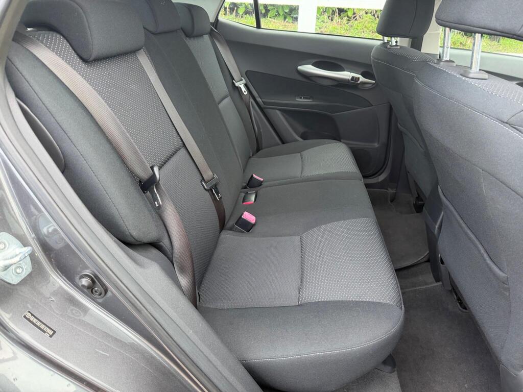 2012 Toyota Auris thumbnail 25