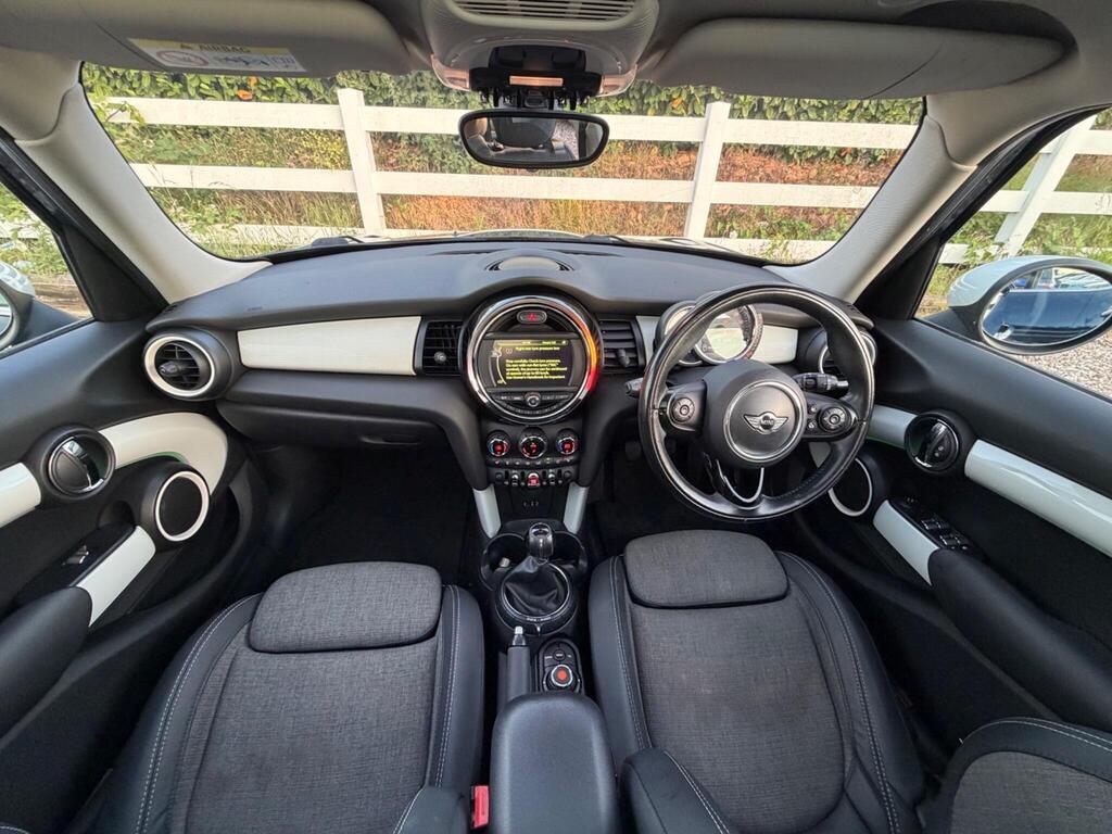2015 MINI Hatch thumbnail 17