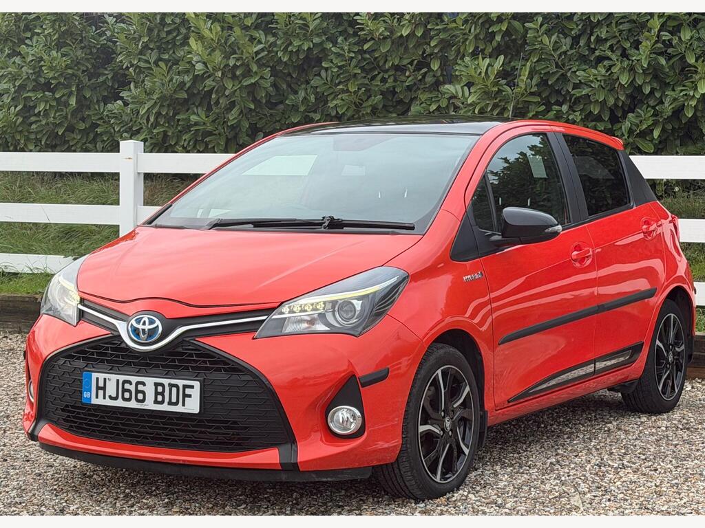 Toyota Yaris 1.5 VVT-h Orange Edition E-CVT Euro 6 5dr thumbnail 6