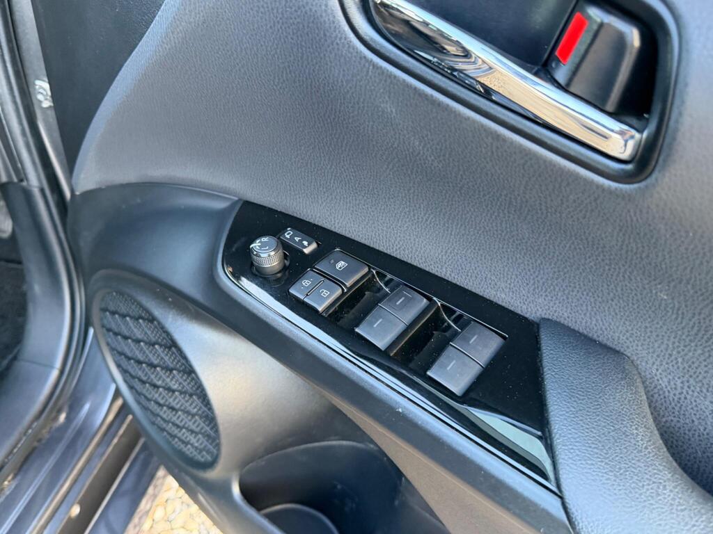 2019 Toyota Prius thumbnail 23