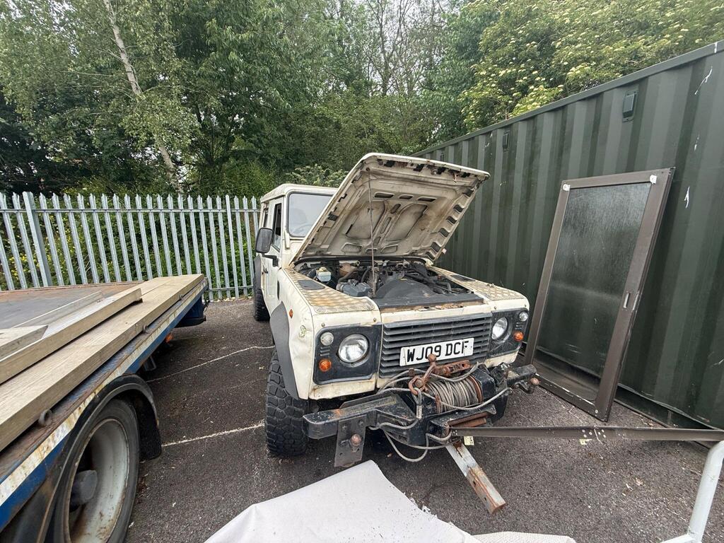 Land Rover Defender 110