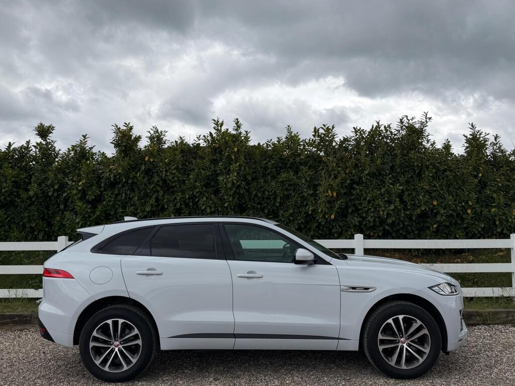 2017 Jaguar F-PACE thumbnail 12