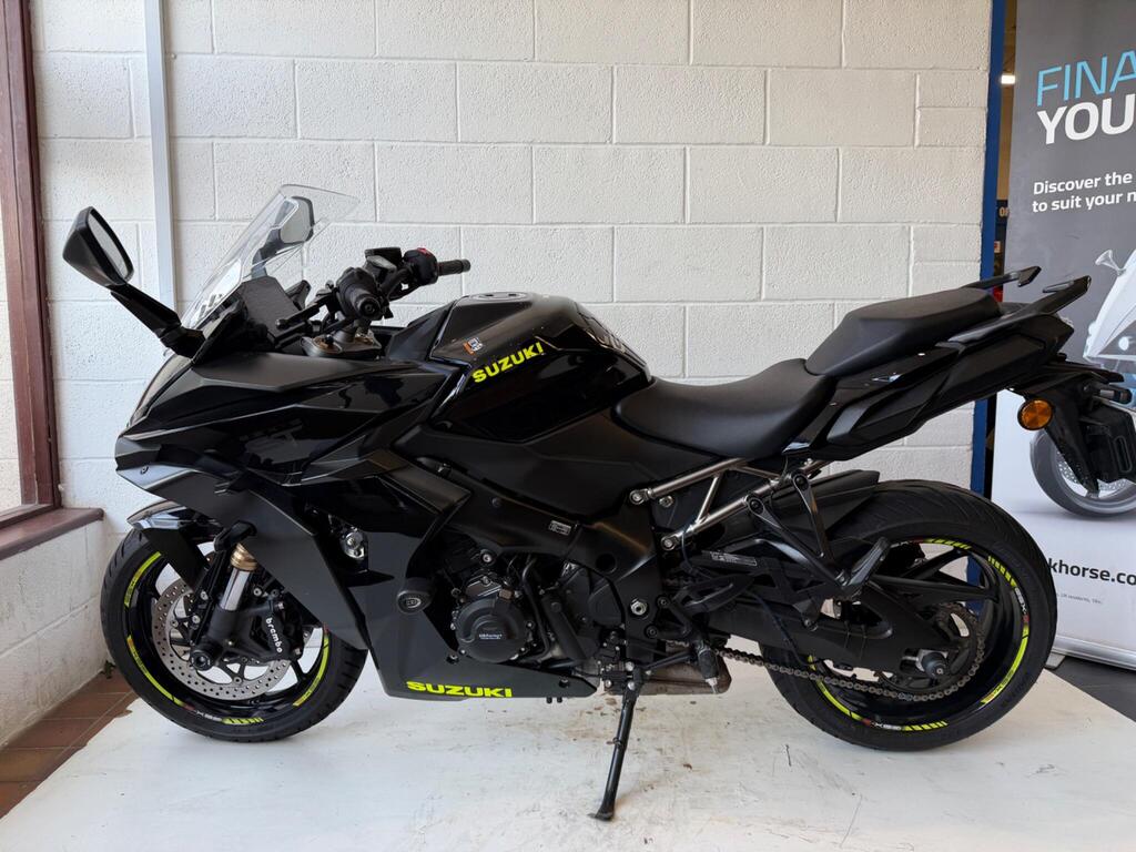 Suzuki GSX-S1000GT