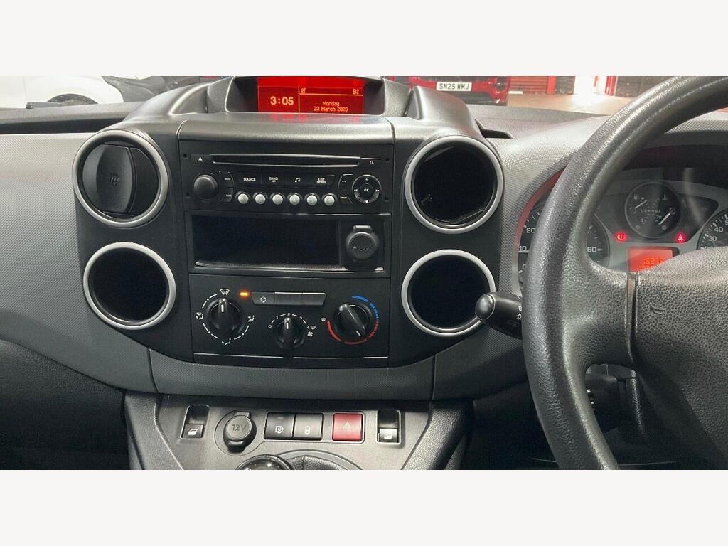 2017 Peugeot Partner thumbnail 6